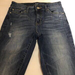 GAP Light Wash Jeggings – Distressed Knee Detail